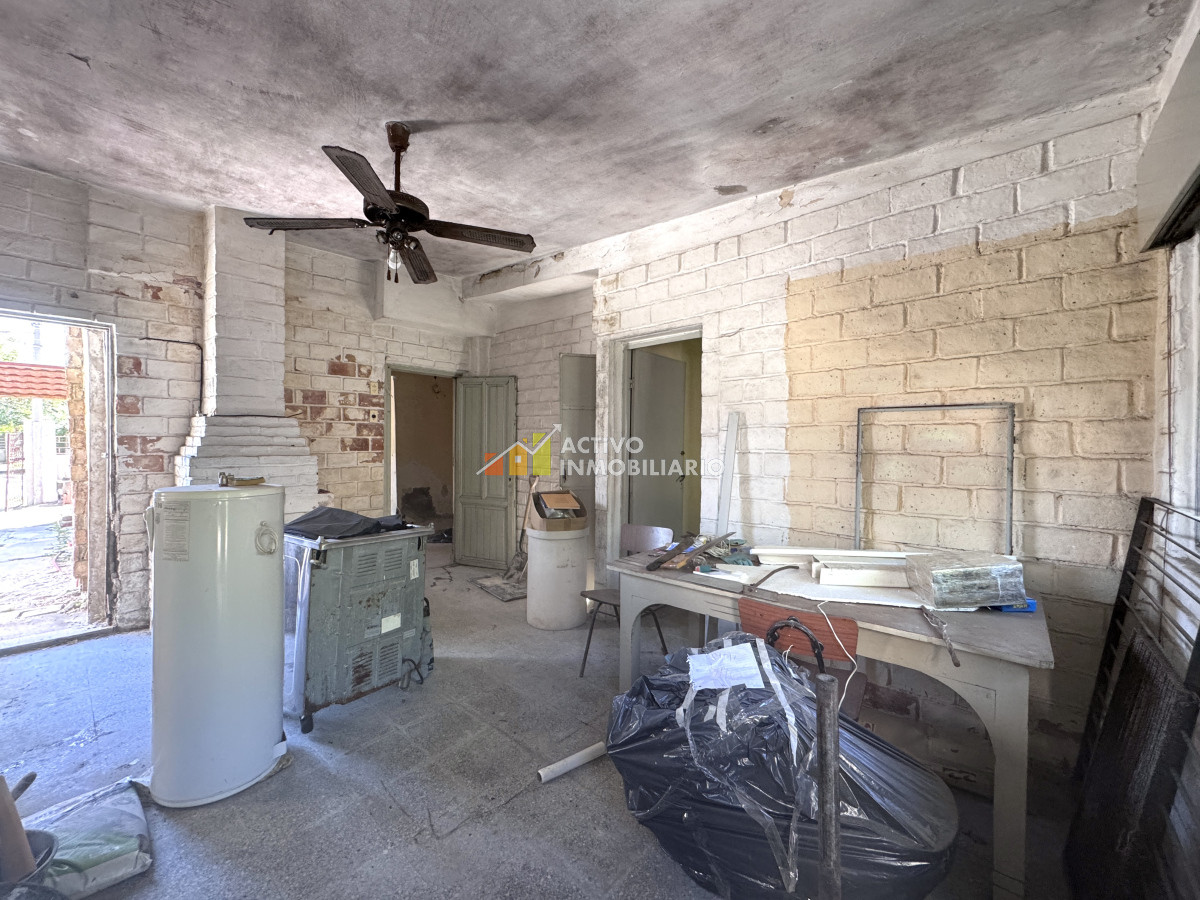 Casa ID.381 - Venta Casa A Reciclar 3 Dormitorios + Patio + Cochera - Ituzaingó
