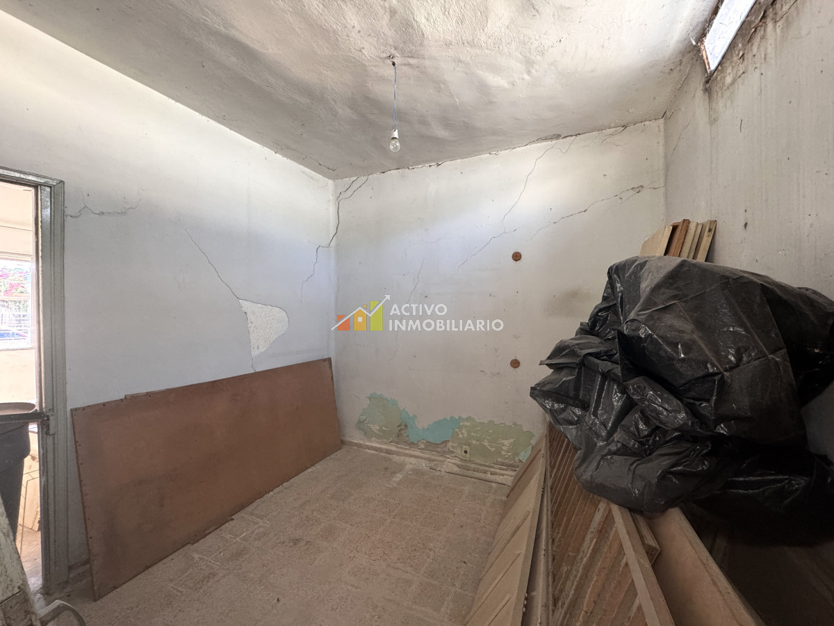 Casa ID.381 - Venta Casa A Reciclar 3 Dormitorios + Patio + Cochera - Ituzaingó