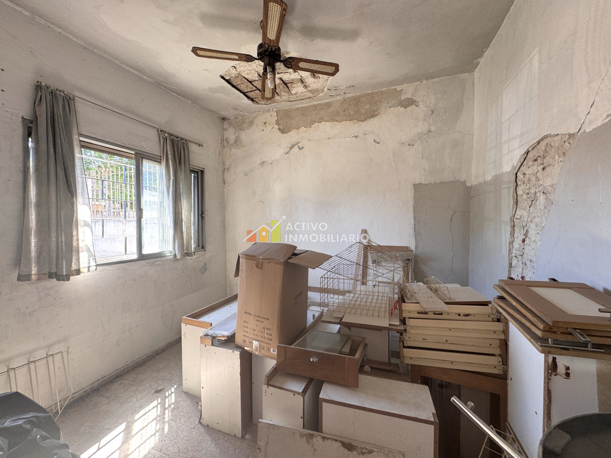 Casa ID.381 - Venta Casa A Reciclar 3 Dormitorios + Patio + Cochera - Ituzaingó