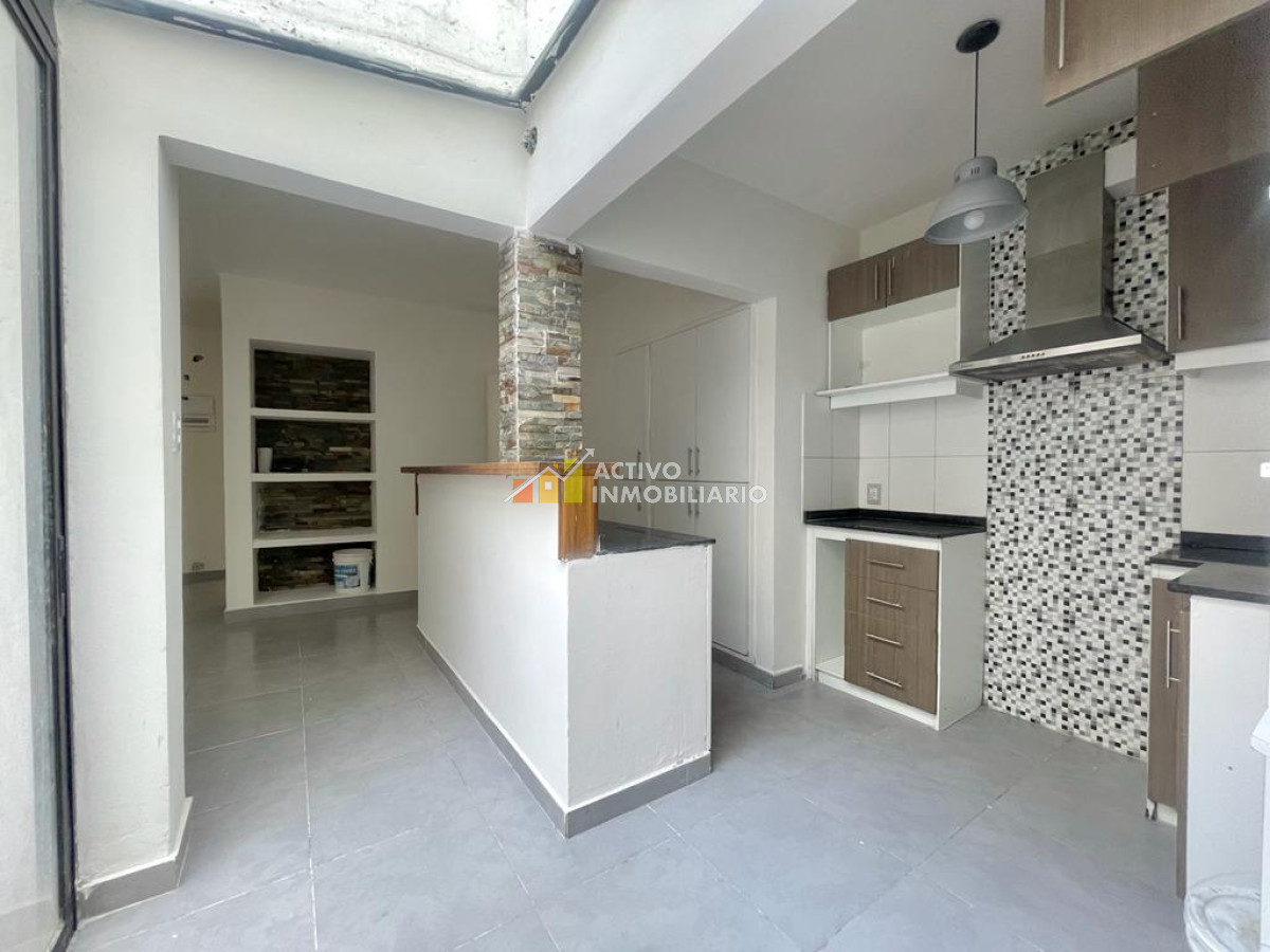 Casa ID.130 - Casa reciclada con renta 3 dormitorios + patio + azotea - La blanqueada 