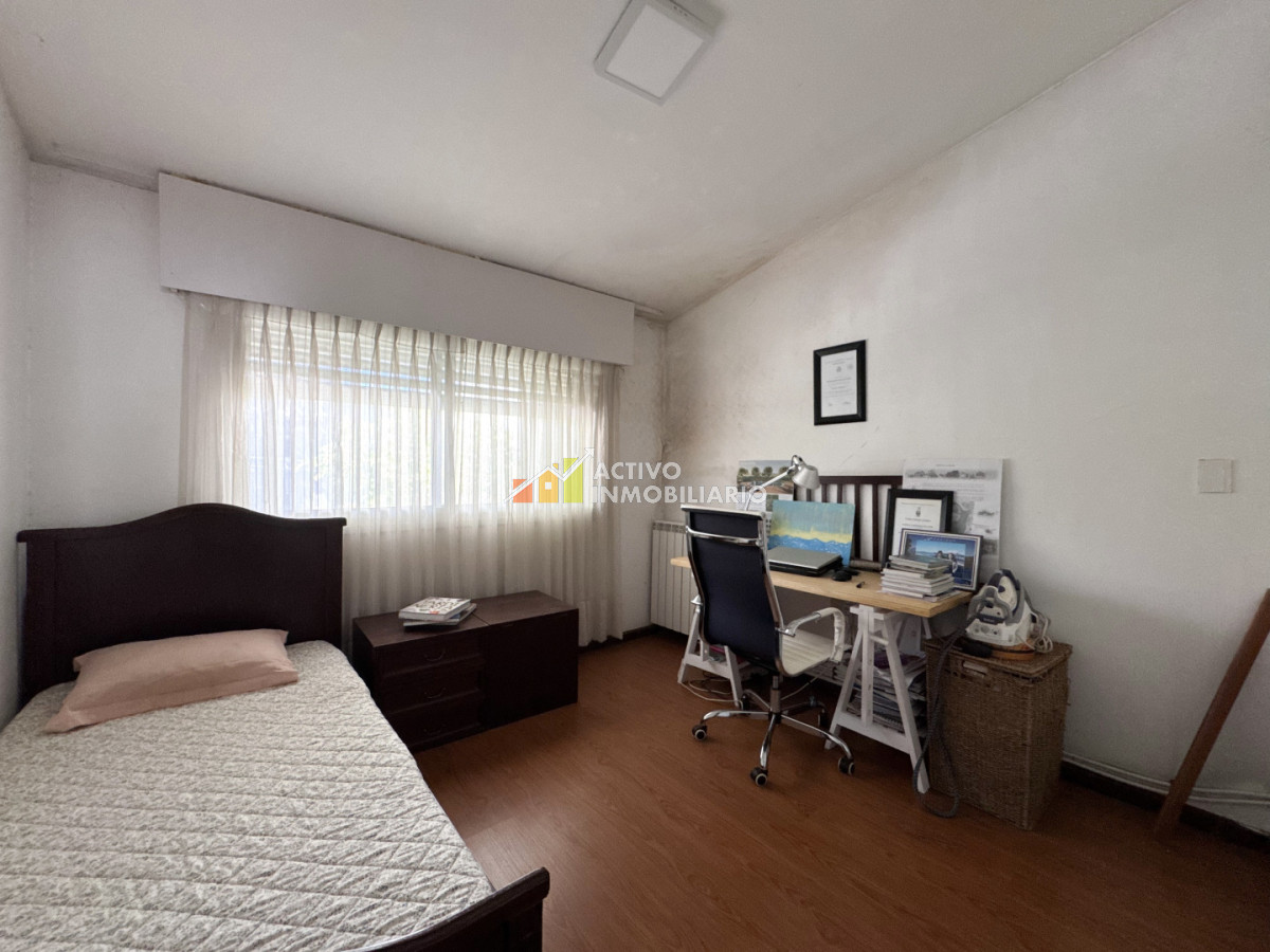 Casa ID.544 - Venta casa 5 dormitorios con garaje doble barbacoa y piscina-Punta carretas