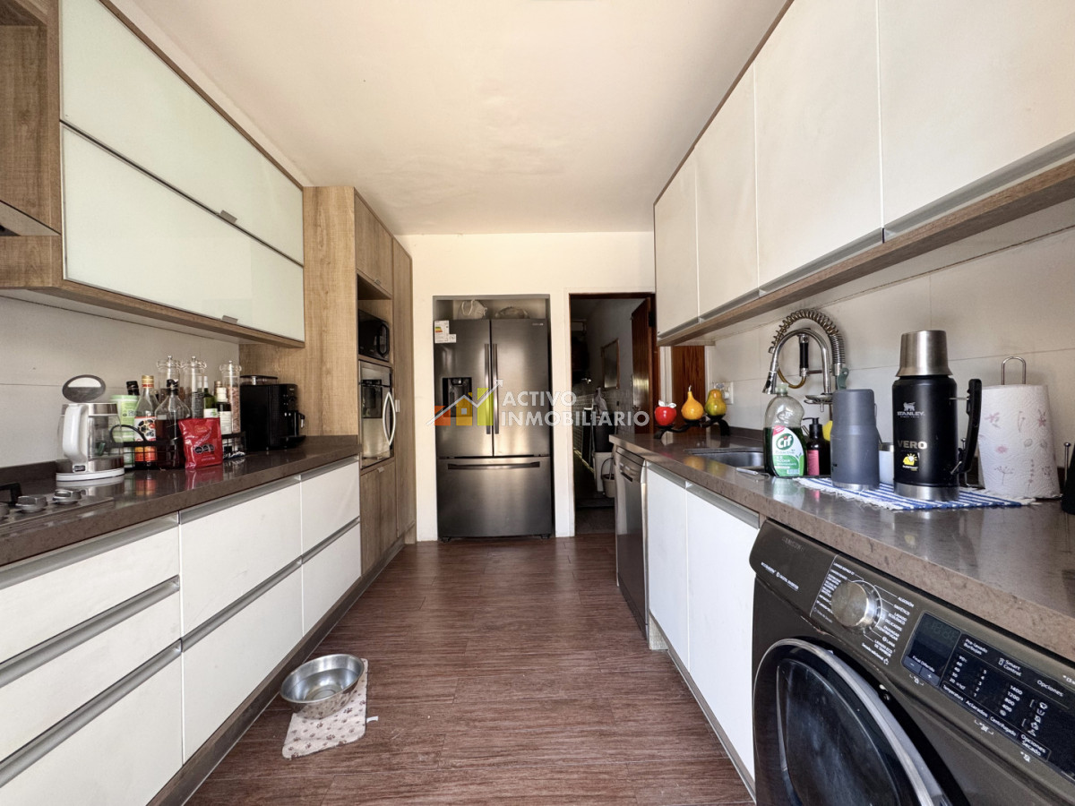 Casa ID.544 - Venta casa 5 dormitorios con garaje doble barbacoa y piscina-Punta carretas