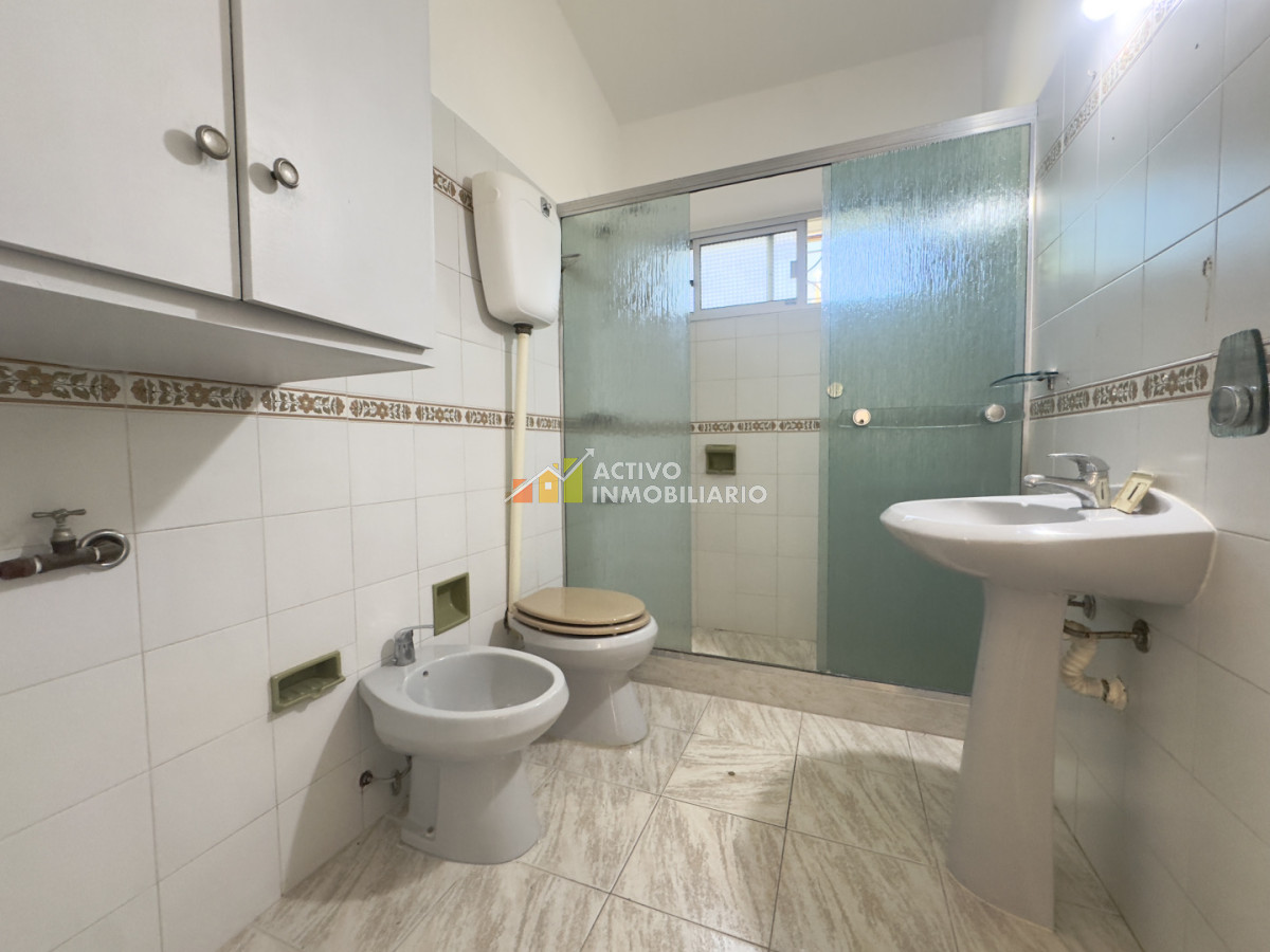 Casa ID.511 - Alquiler casa 4 dormitorios + patio + barbacoa - Carrasco