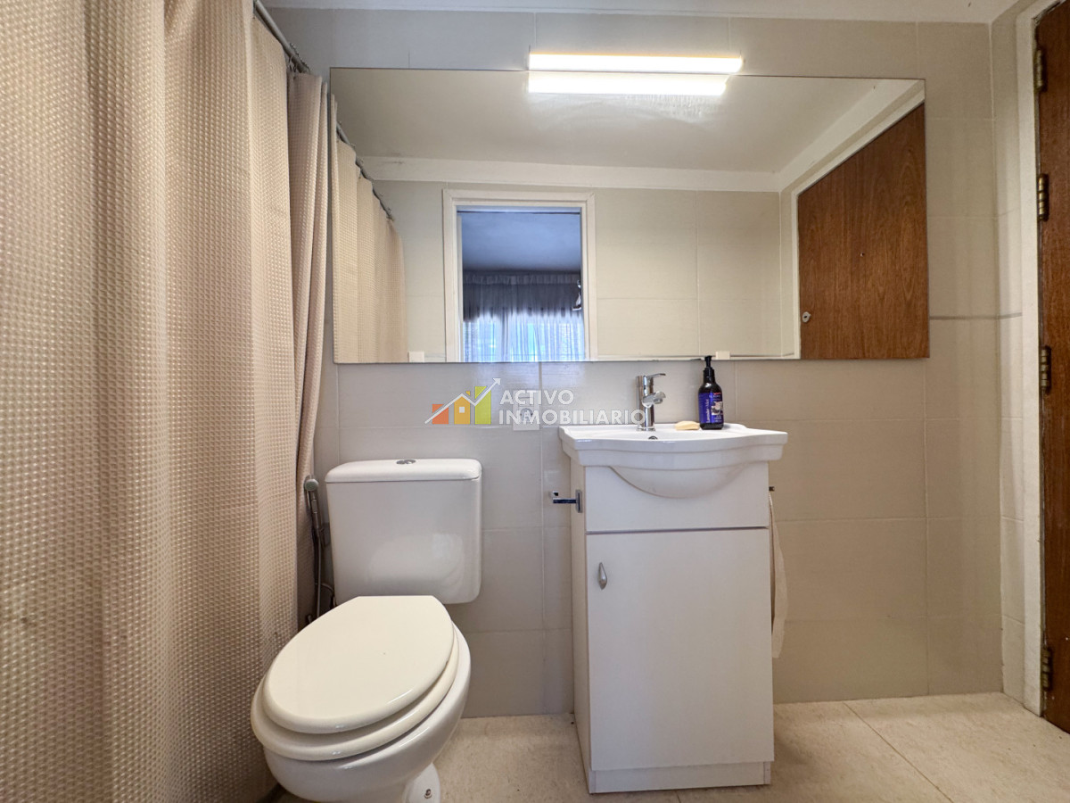 Casa ID.623 - Venta casa 5 dormitorios garaje doble piscina y barbacoa-Punta Carretas