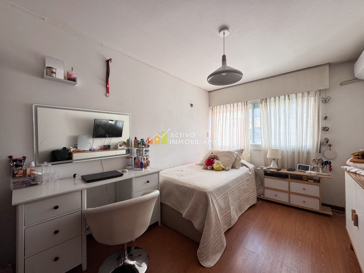 Casa ID.623 - Venta casa 5 dormitorios garaje doble piscina y barbacoa-Punta Carretas