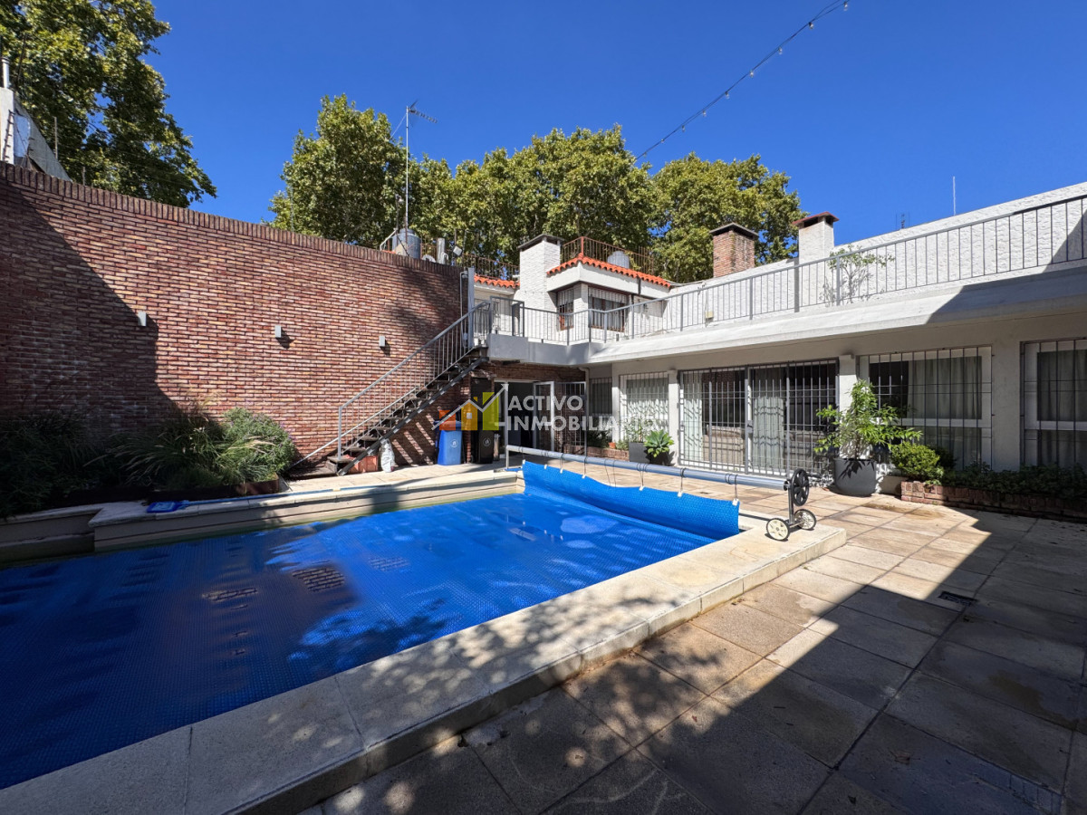 Casa ID.623 - Venta casa 5 dormitorios garaje doble piscina y barbacoa-Punta Carretas