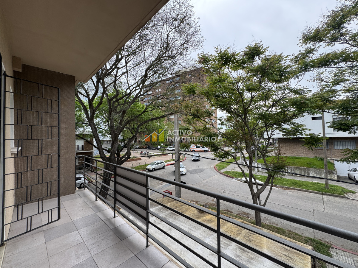 Casa ID.296 - Venta casa de altos 2 dormitorios + azotea con parrillero - Malvin