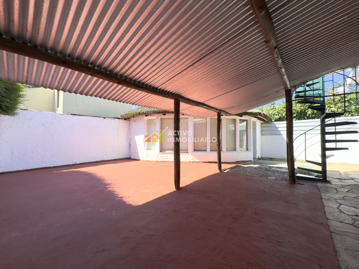 Casa ID.511 - Alquiler casa 4 dormitorios + patio + barbacoa - Carrasco