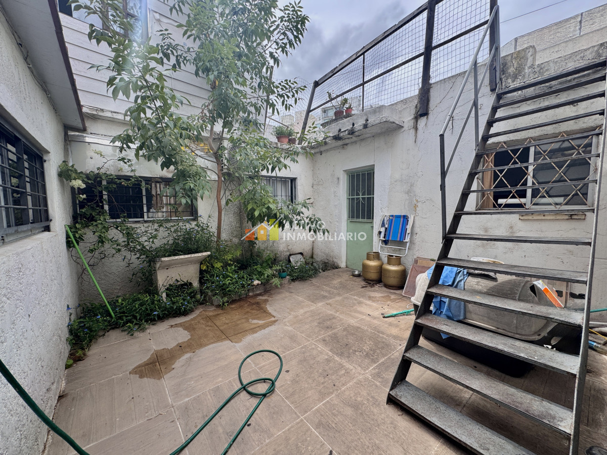 Casa ID.376 - Venta casa padrón único 3 dormitorios + garaje + patio - Pocitos