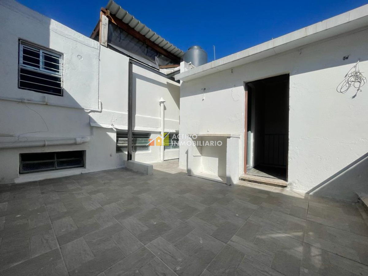 Casa ID.130 - Casa reciclada con renta 3 dormitorios + patio + azotea - La blanqueada 