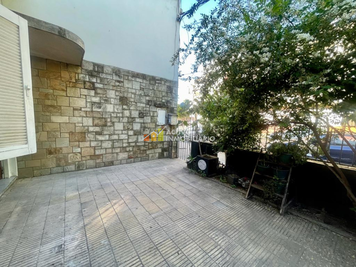 Casa ID.130 - Casa reciclada con renta 3 dormitorios + patio + azotea - La blanqueada 