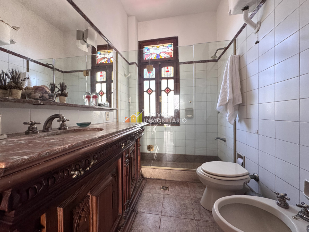 Casa ID.573 - Venta casa 3 dormitorios + terraza con parrillero - Parque Rodó 