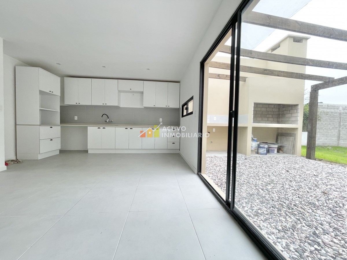 Casa ID.79 - Venta Casa 715 metros 3 dormitorios + patio con parrillero - Solymar 