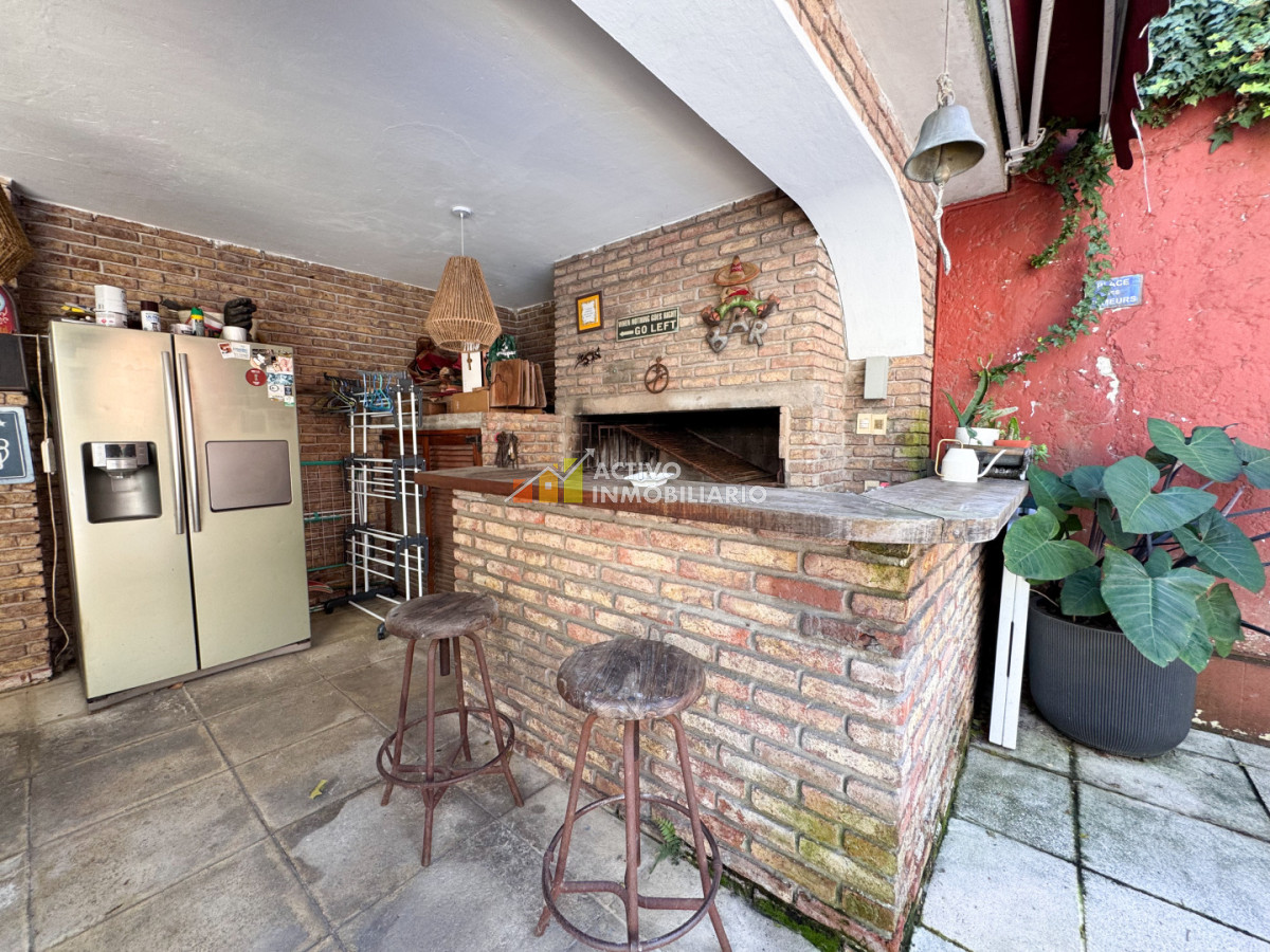 Casa ID.544 - Venta casa 5 dormitorios con garaje doble barbacoa y piscina-Punta carretas