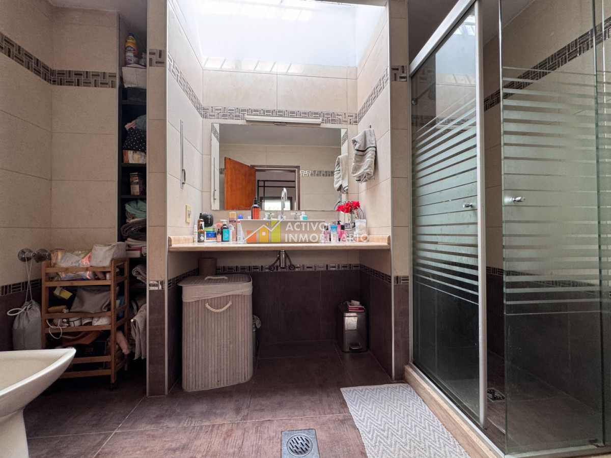 Casa ID.544 - Venta casa 5 dormitorios con garaje doble barbacoa y piscina-Punta carretas