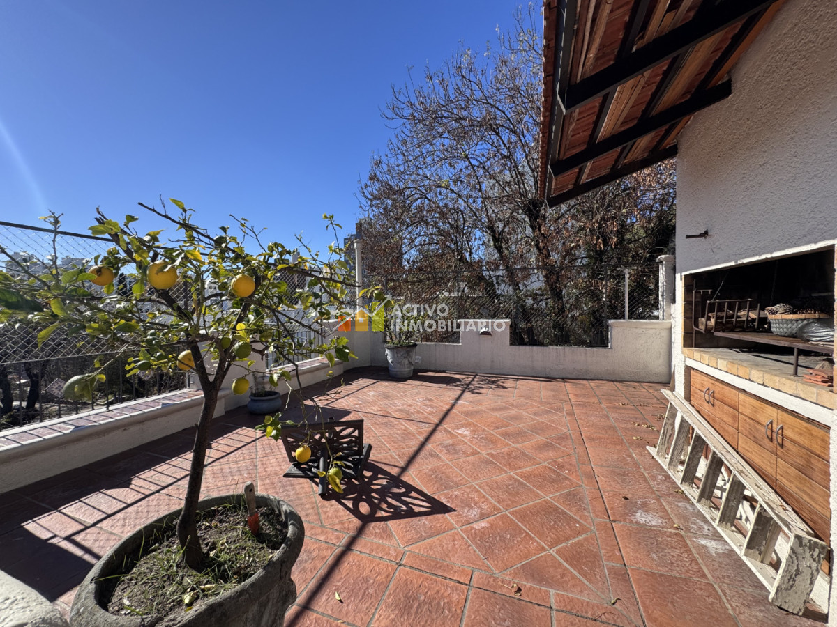 Casa ID.573 - Venta casa 3 dormitorios + terraza con parrillero - Parque Rodó 
