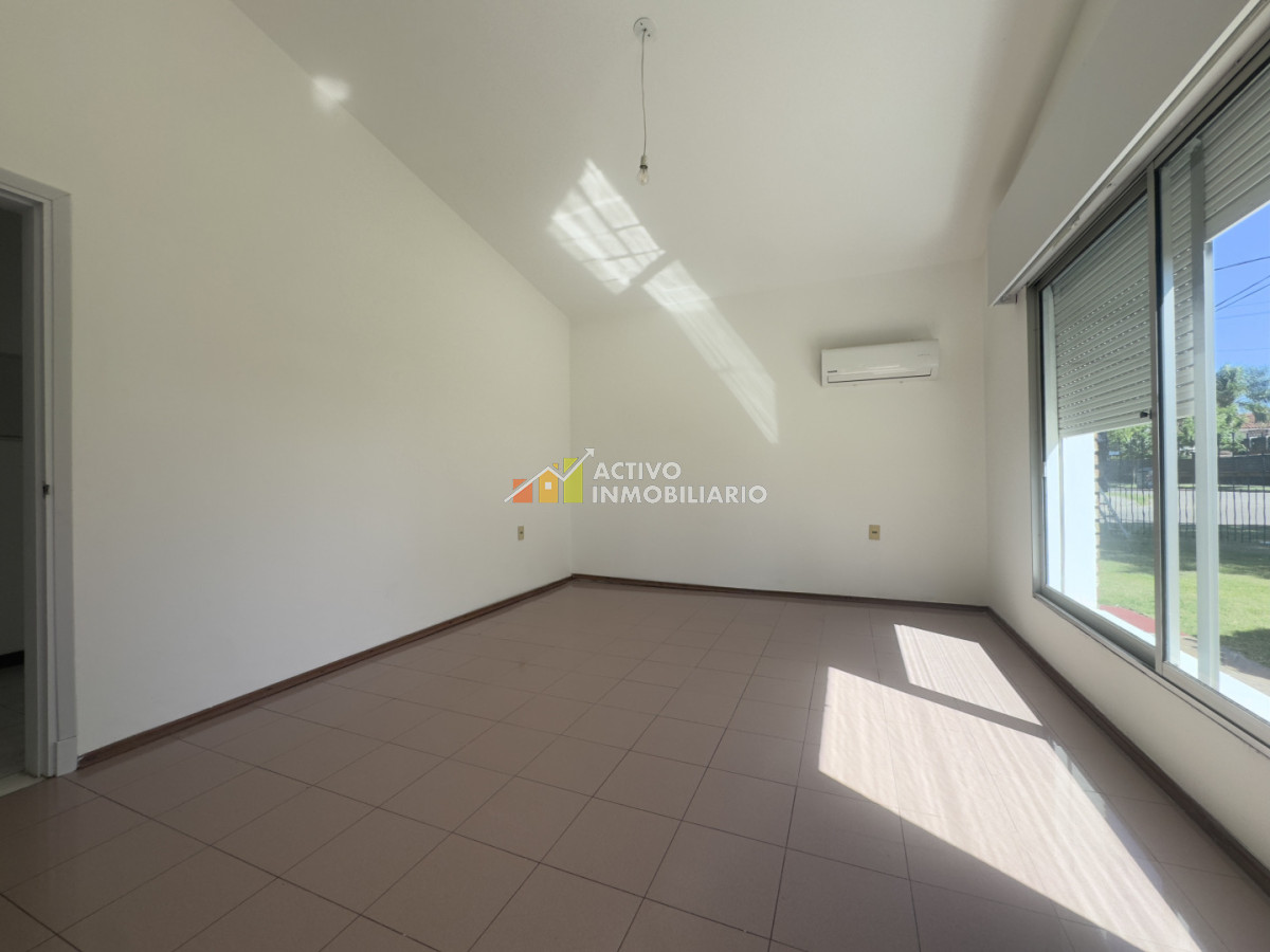 Casa ID.511 - Alquiler casa 4 dormitorios + patio + barbacoa - Carrasco