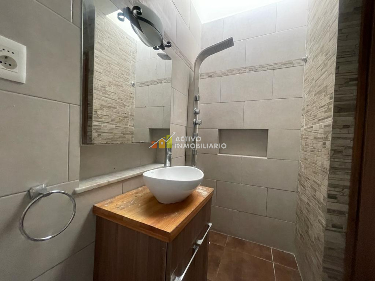 Casa ID.130 - Casa reciclada con renta 3 dormitorios + patio + azotea - La blanqueada 