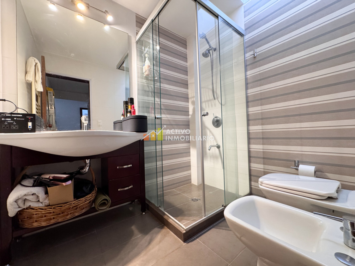 Casa ID.544 - Venta casa 5 dormitorios con garaje doble barbacoa y piscina-Punta carretas