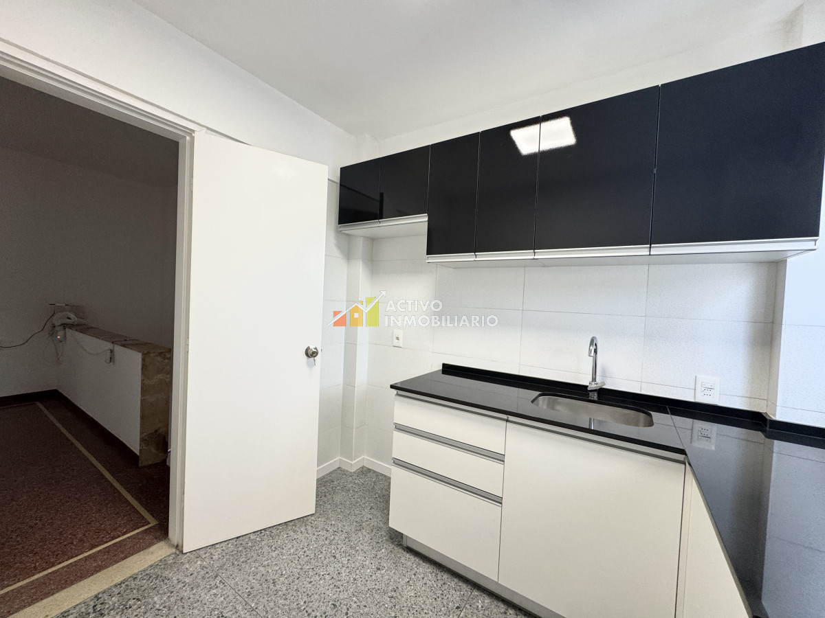 Casa ID.296 - Venta casa de altos 2 dormitorios + azotea con parrillero - Malvin