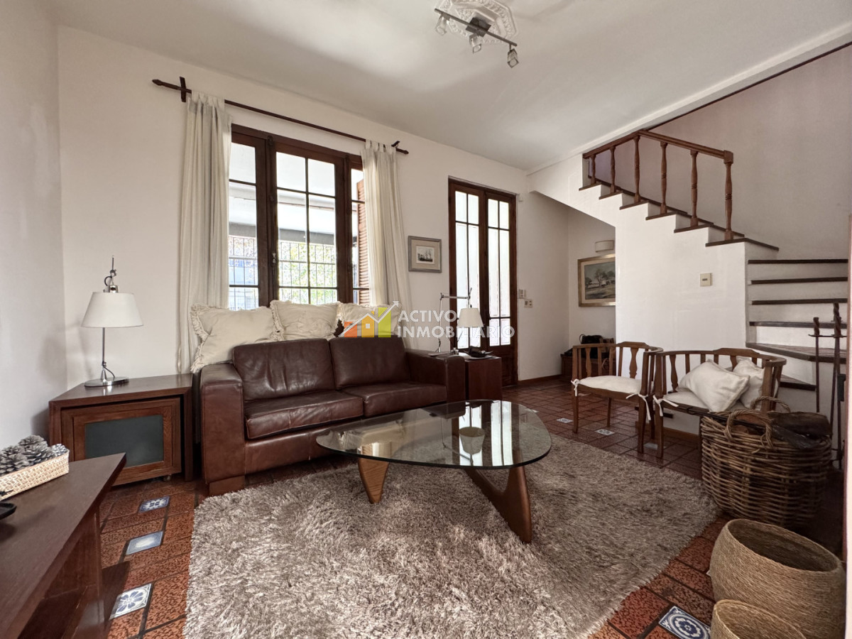 Casa ID.573 - Venta casa 3 dormitorios + terraza con parrillero - Parque Rodó 