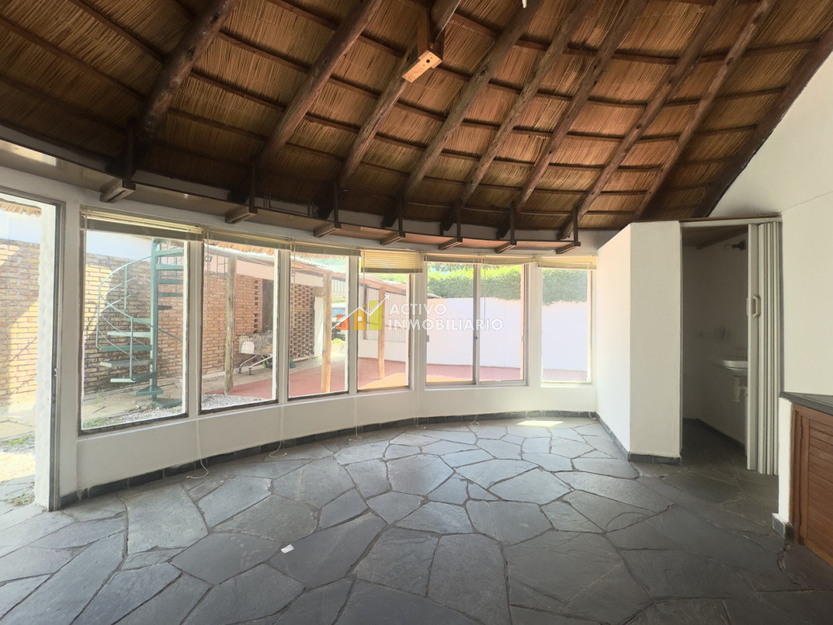 Casa ID.511 - Alquiler casa 4 dormitorios + patio + barbacoa - Carrasco