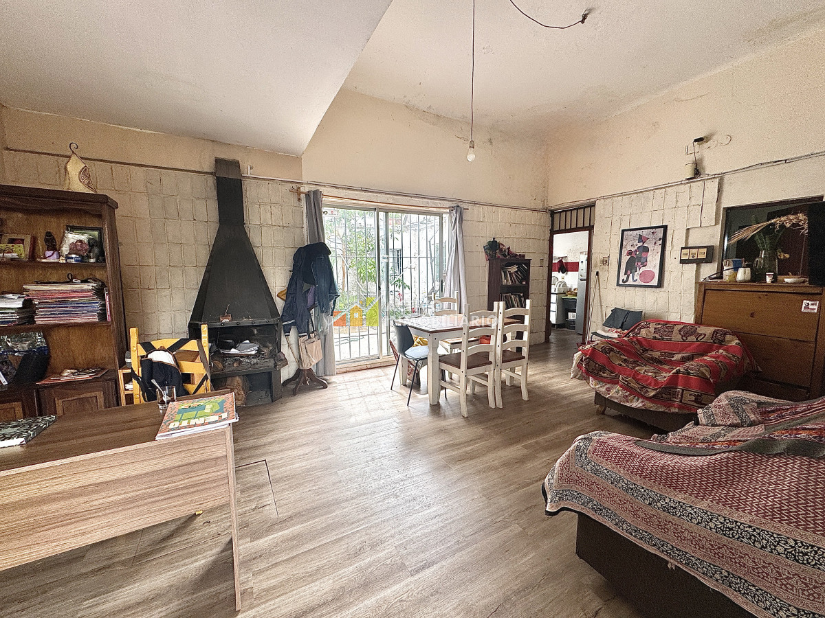 Casa ID.376 - Venta casa padrón único 3 dormitorios + garaje + patio - Pocitos