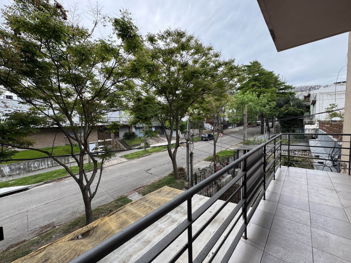 Venta casa de altos 2 dormitorios + azotea con parrillero - Malvin