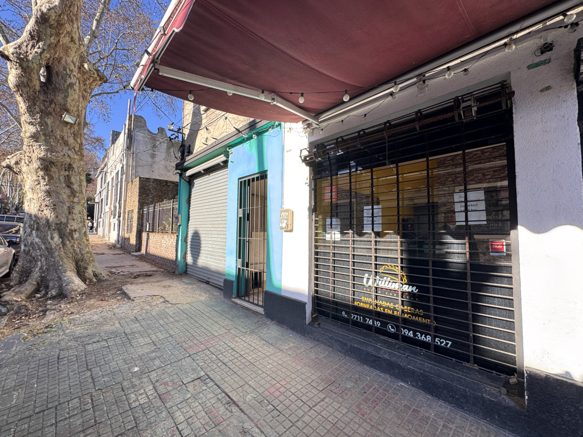 Venta Padron unico, 2 apartamentos + local comercial+ gran galpon