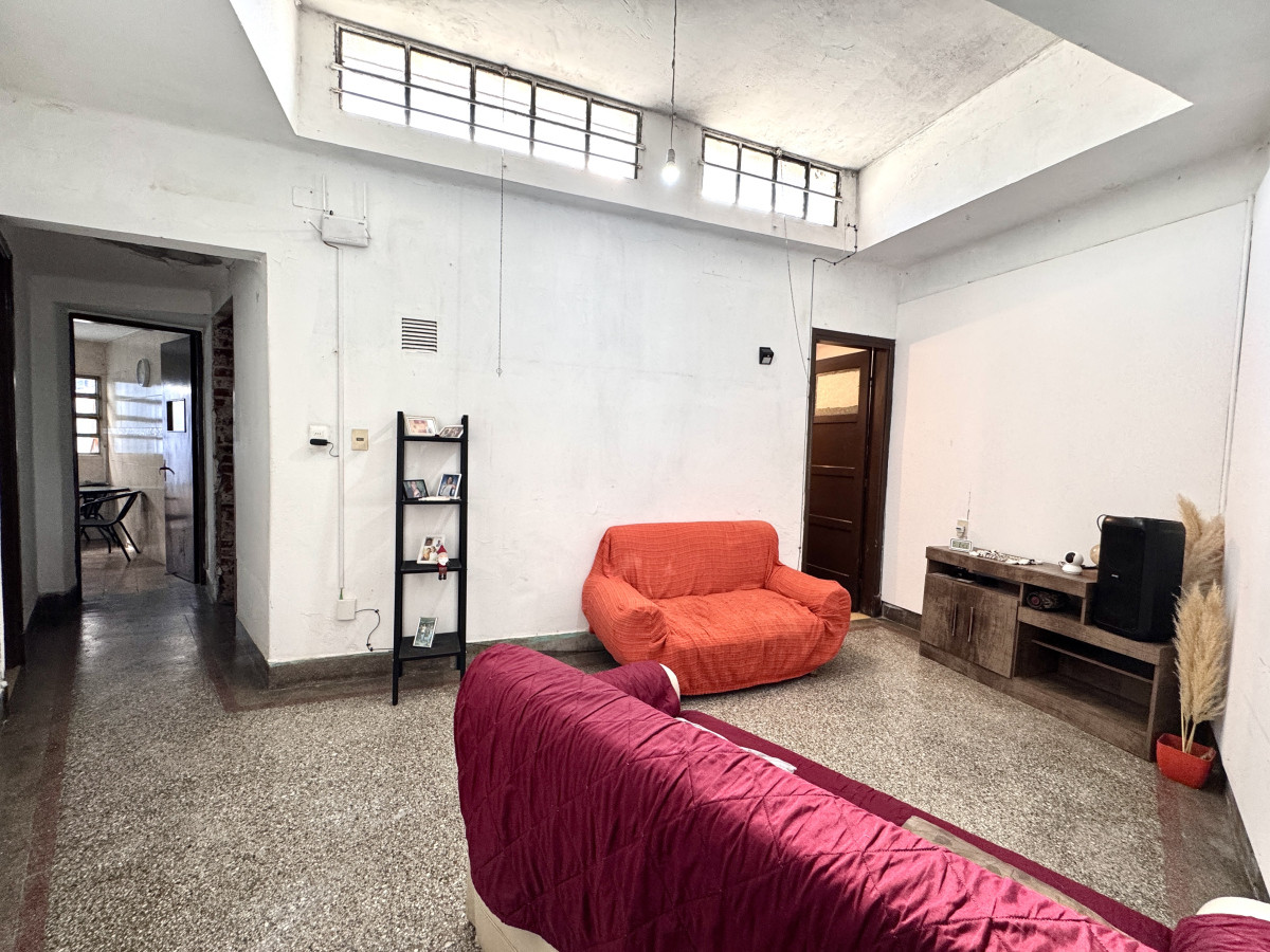 Casa 3 dormitorios con azotea y patio