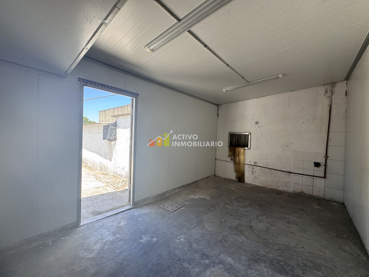 Galpón ID.353 - Venta local logístico industrial frigorífico 906mts de terreno - Maroñas