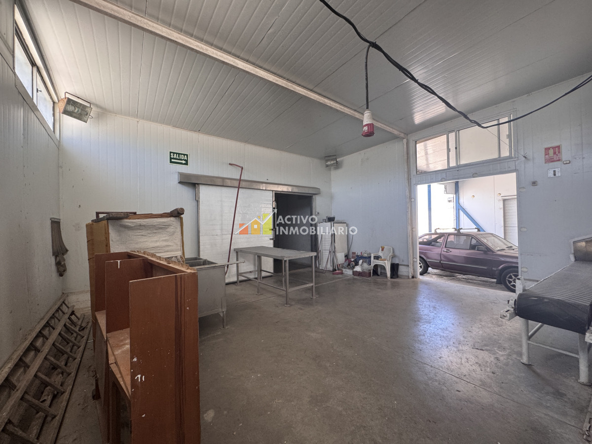 Galpón ID.353 - Venta local logístico industrial frigorífico 906mts de terreno - Maroñas
