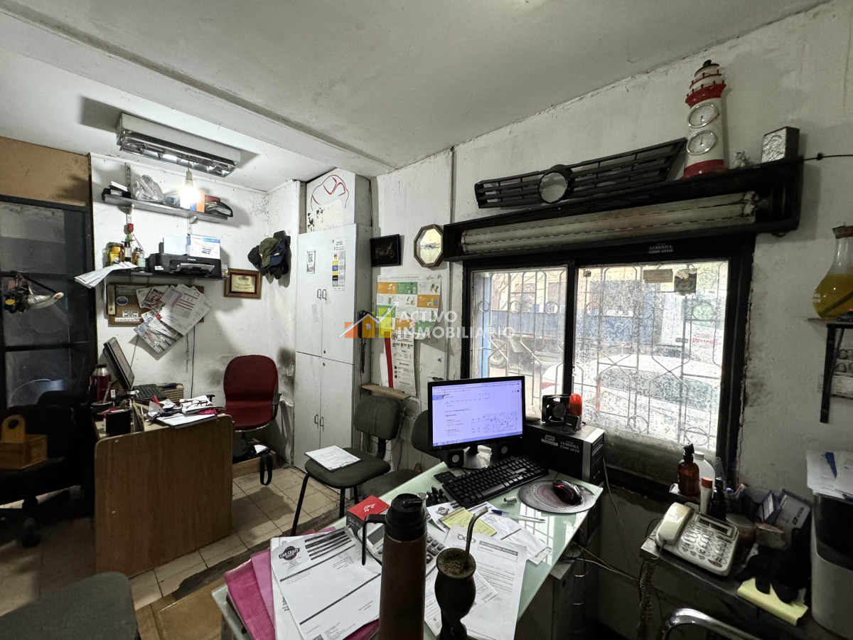 Galpón ID.264 - Venta de Galpón de 233m2 con renta - La Comercial