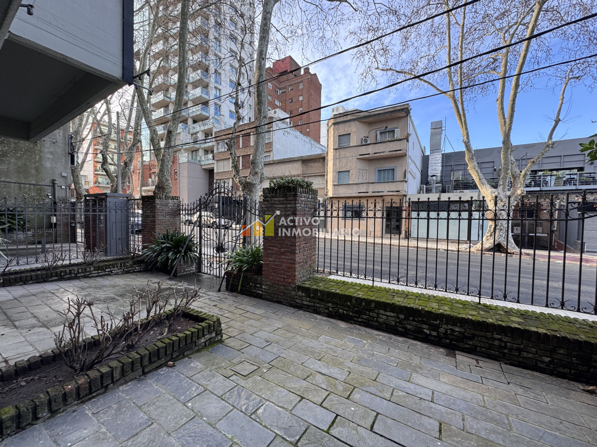 Local Comercial ID.435 - Alquiler local a pie de calle - Punta Carretas