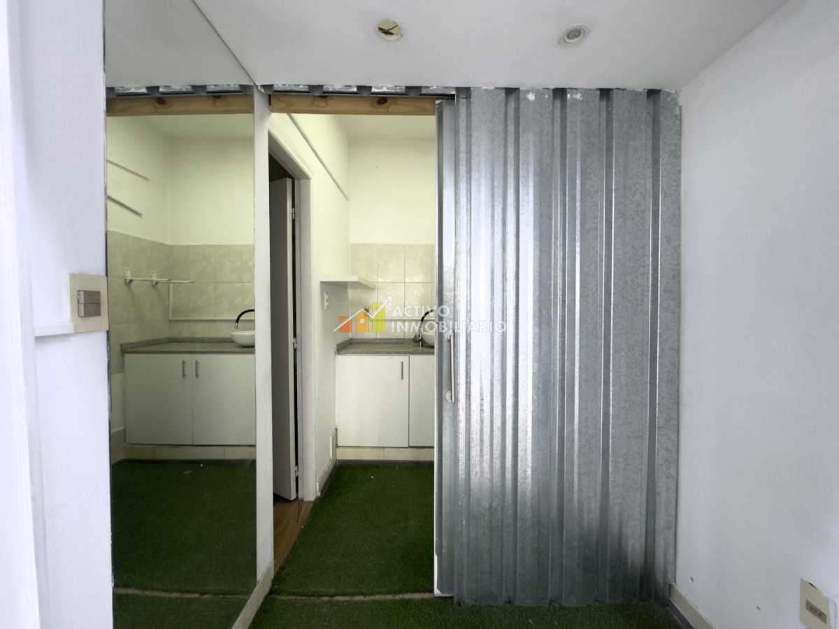 Local Comercial ID.502 - Alquiler local comercial a pie de calle - Pocitos