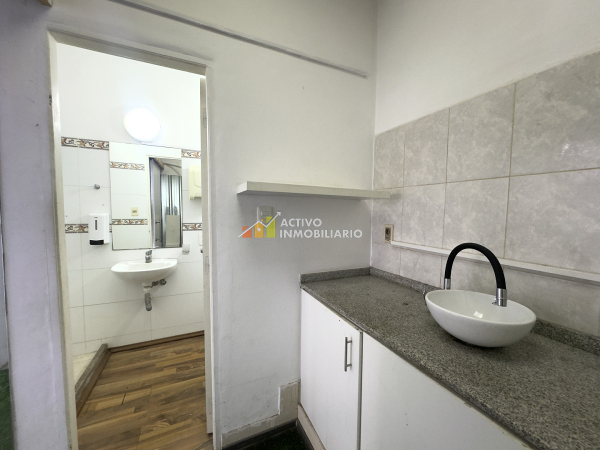 Local Comercial ID.502 - Alquiler local comercial a pie de calle - Pocitos