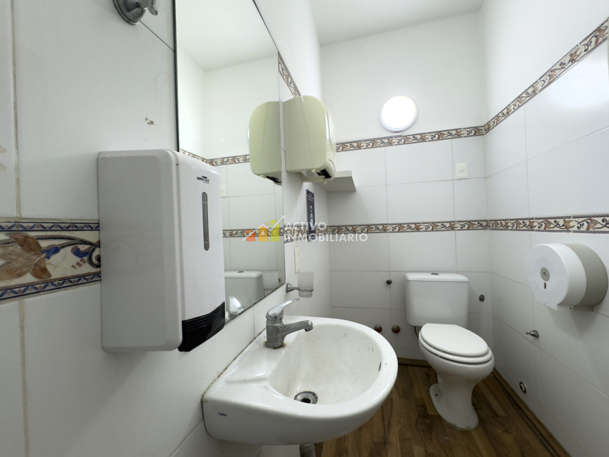 Local Comercial ID.502 - Alquiler local comercial a pie de calle - Pocitos