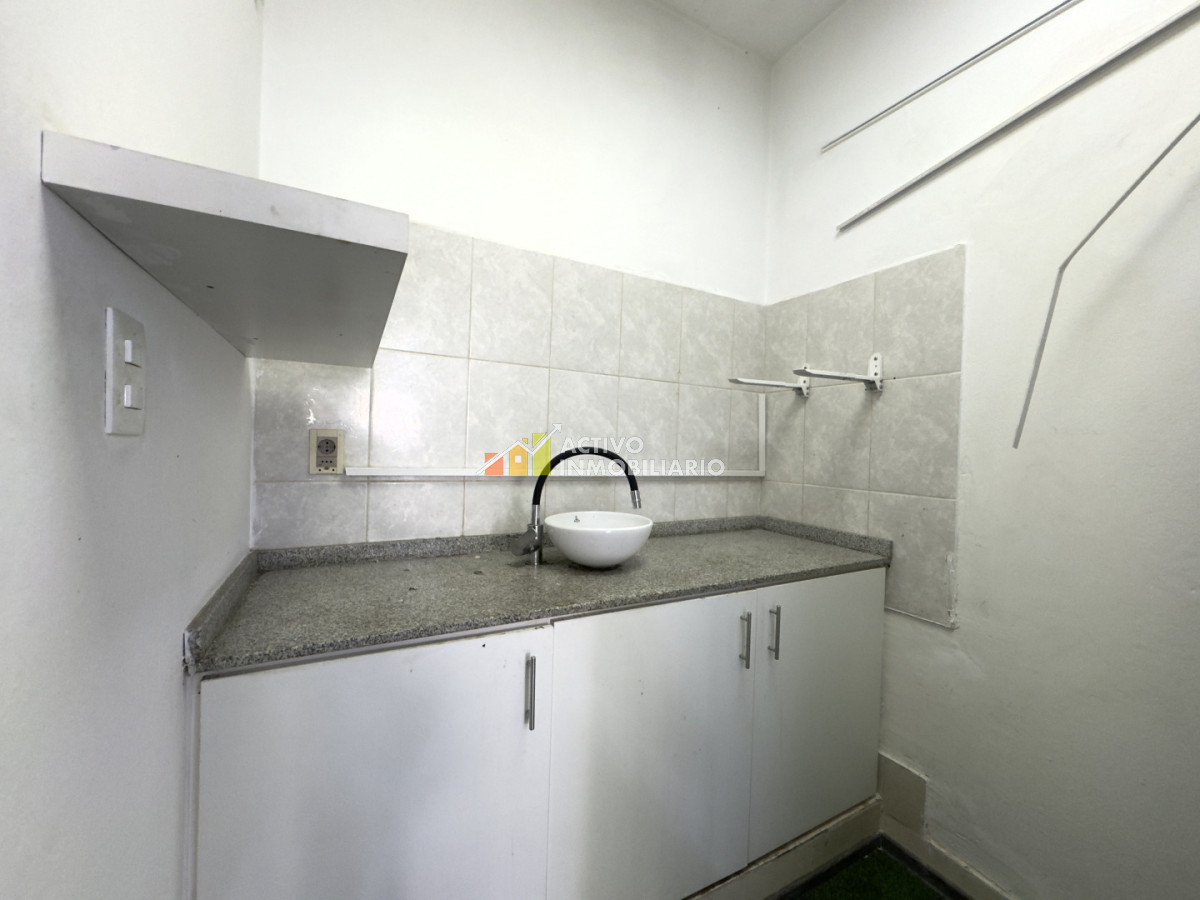 Local Comercial ID.502 - Alquiler local comercial a pie de calle - Pocitos