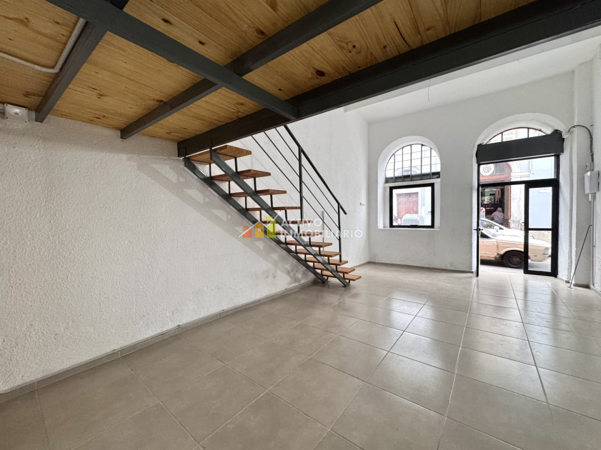Local Comercial ID.616 - Alquiler local comercial a pie de calle - Ciudad Vieja