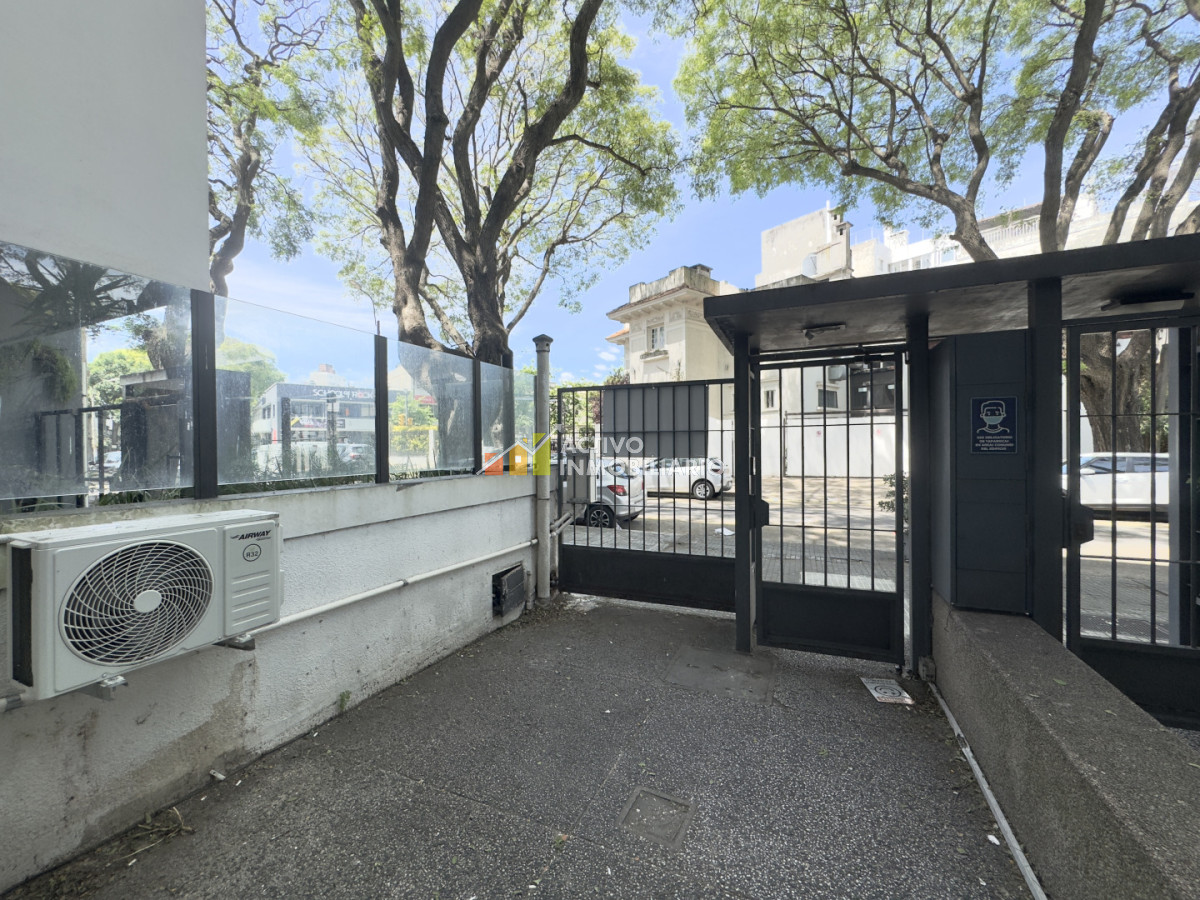 Local Comercial ID.502 - Alquiler local comercial a pie de calle - Pocitos