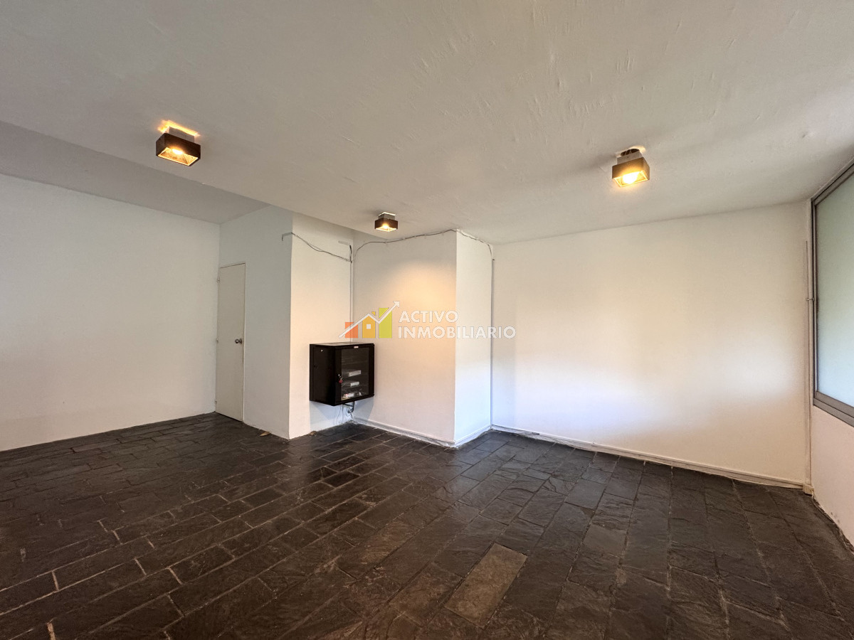 Local Comercial ID.435 - Alquiler local a pie de calle - Punta Carretas