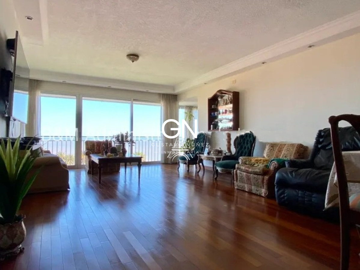 Apartamento ID.3945 - Frente a la rambla de Pocitos.