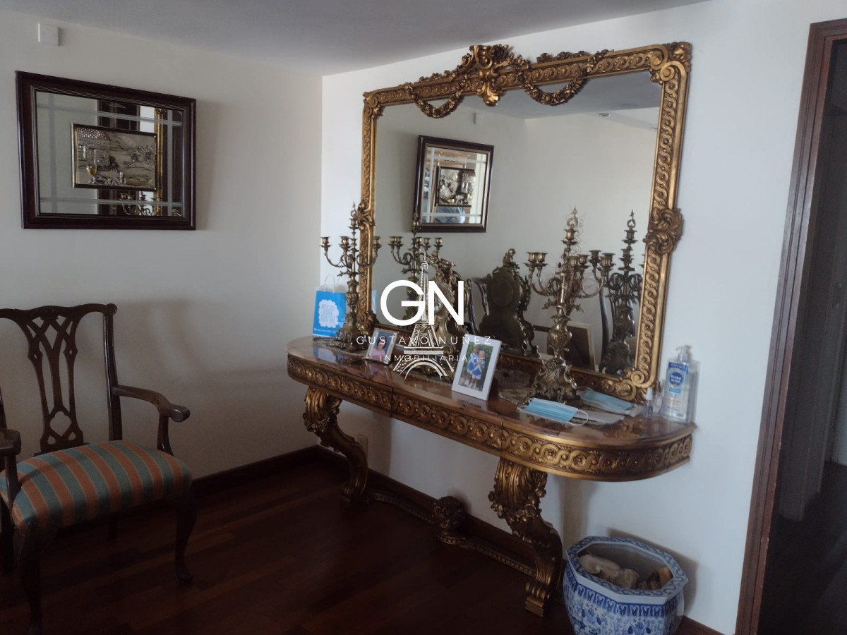 Apartamento ID.3945 - Frente a la rambla de Pocitos.