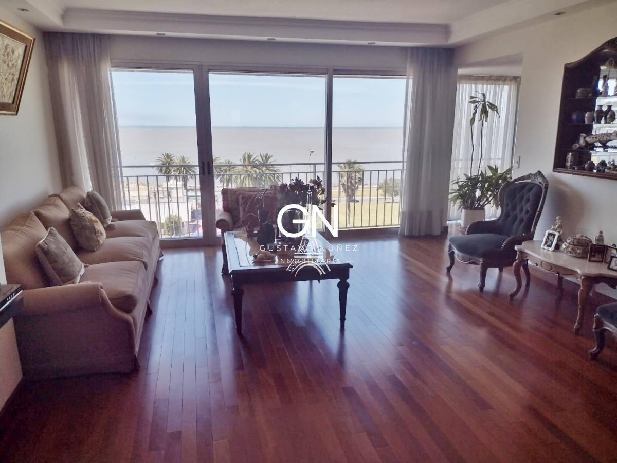 Apartamento ID.3945 - Frente a la rambla de Pocitos.