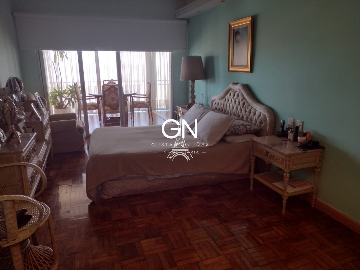 Apartamento ID.3945 - Frente a la rambla de Pocitos.