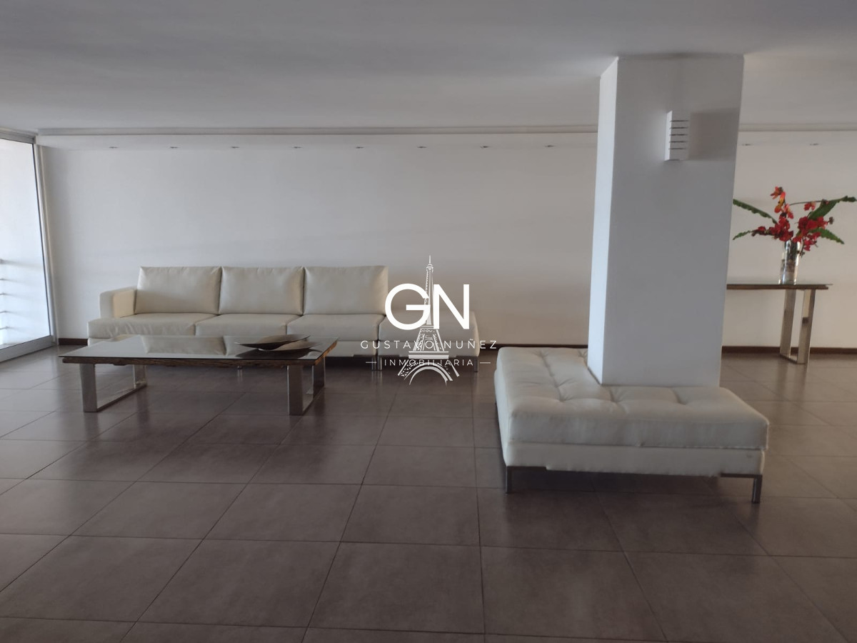 Apartamento ID.3945 - Frente a la rambla de Pocitos.