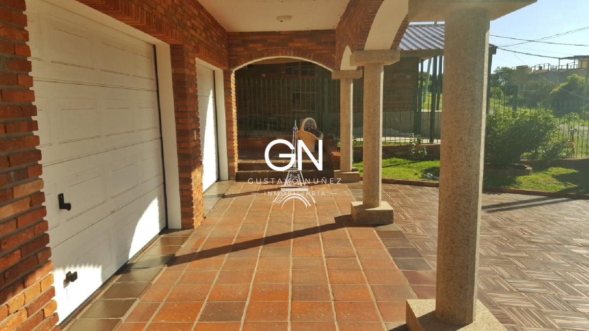 Casa ID.2740 - Propiedad de gran porte con vistas.
