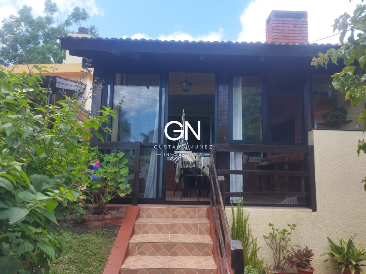Casa ID.4651 - Dos casa en un mismo padrón