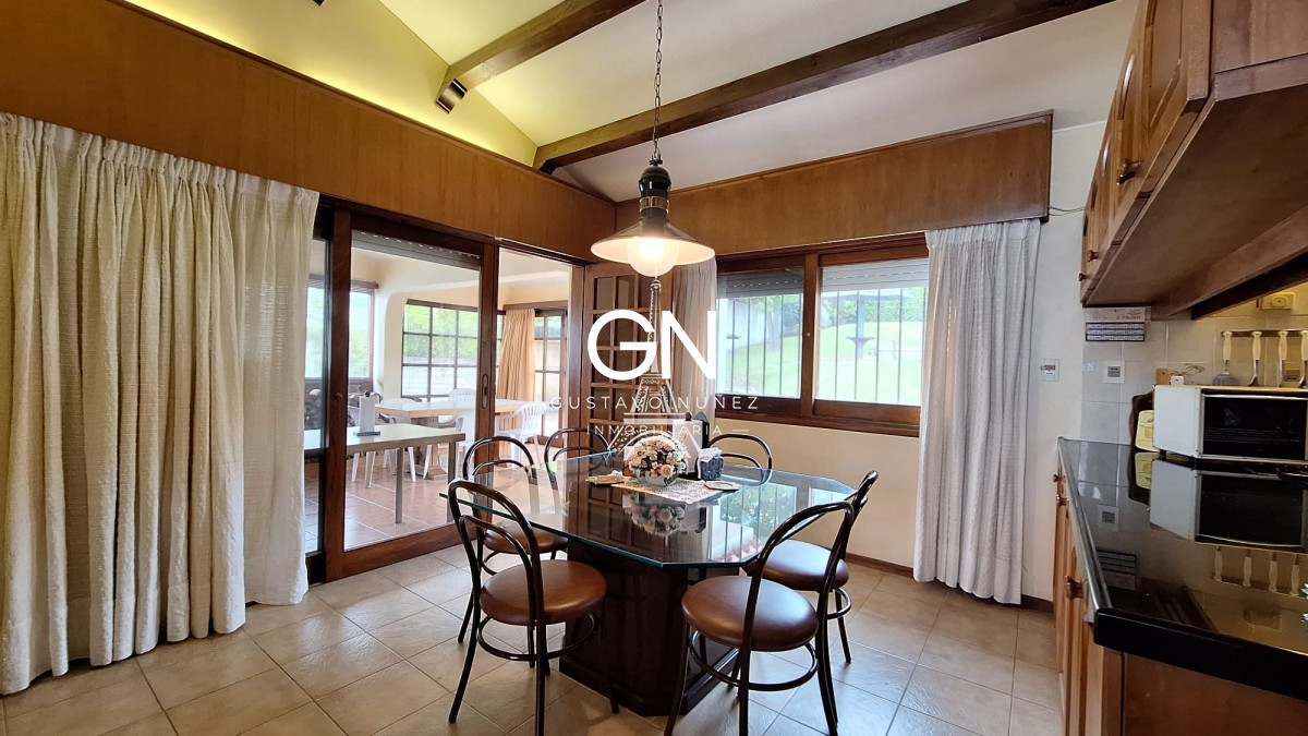 Casa ID.2557 - Chalet de gran porte con hermosas vistas