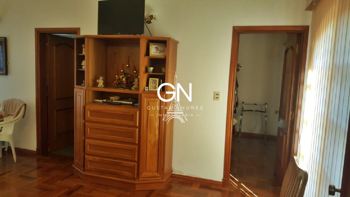 Casa ID.2740 - Propiedad de gran porte con vistas.